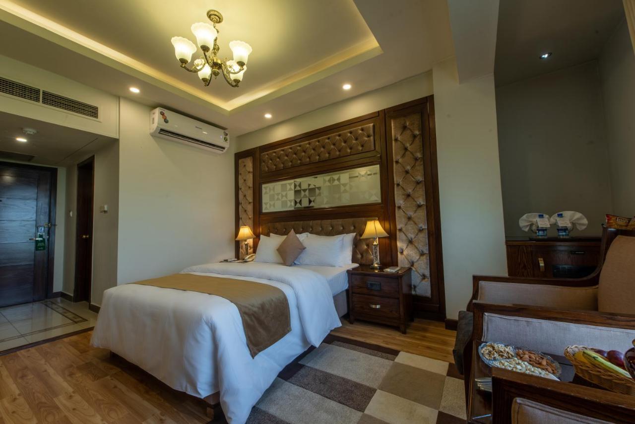 Envoy Continental Hotel Ісламабад Екстер'єр фото