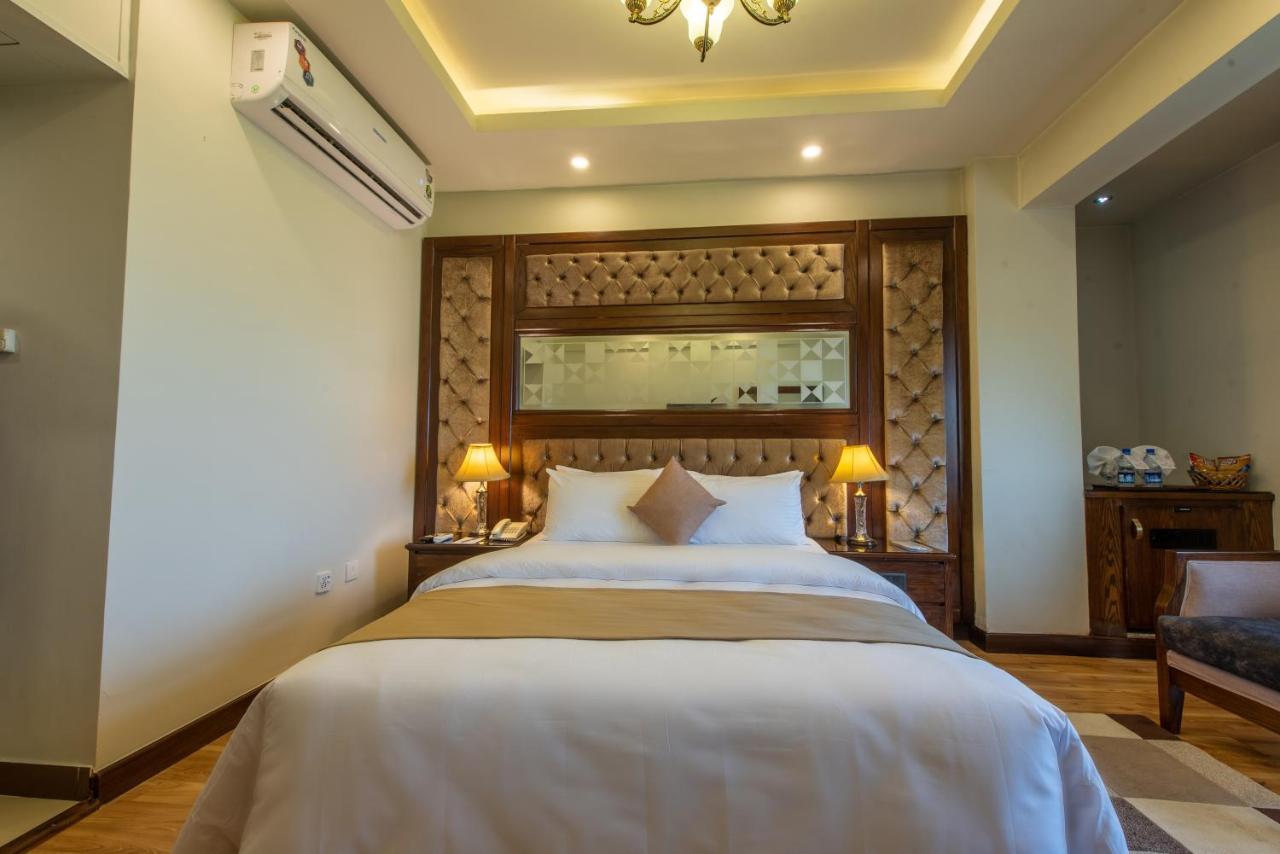 Envoy Continental Hotel Ісламабад Екстер'єр фото