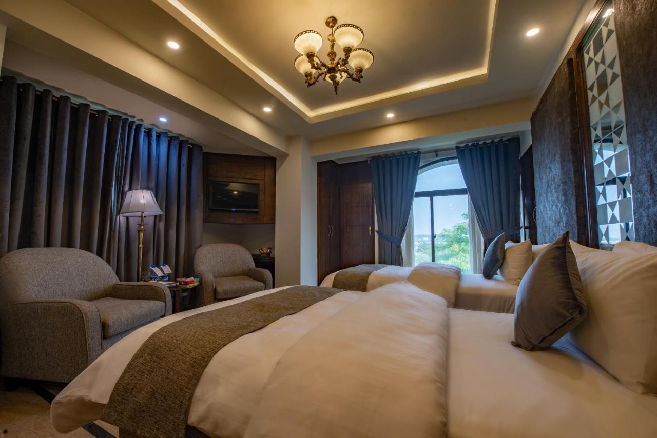 Envoy Continental Hotel Ісламабад Екстер'єр фото