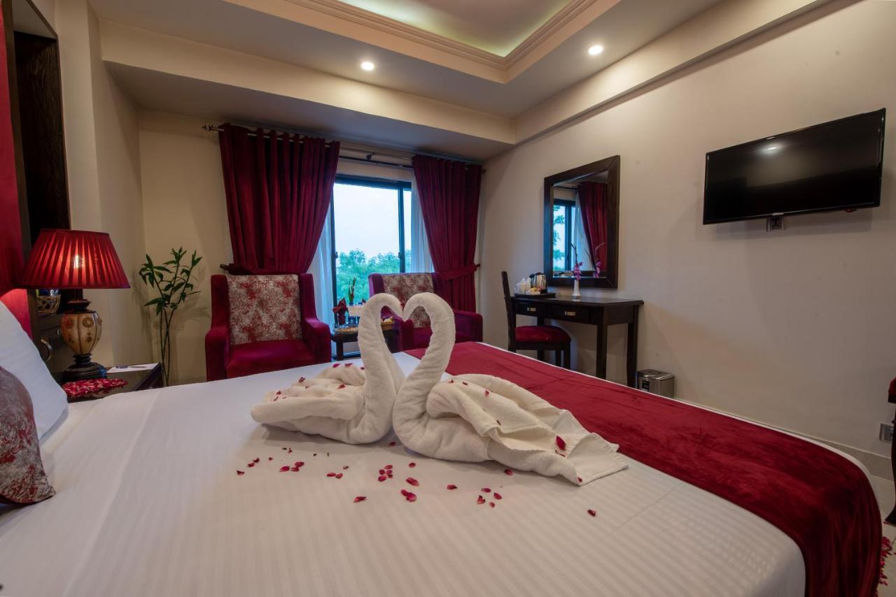 Envoy Continental Hotel Ісламабад Екстер'єр фото