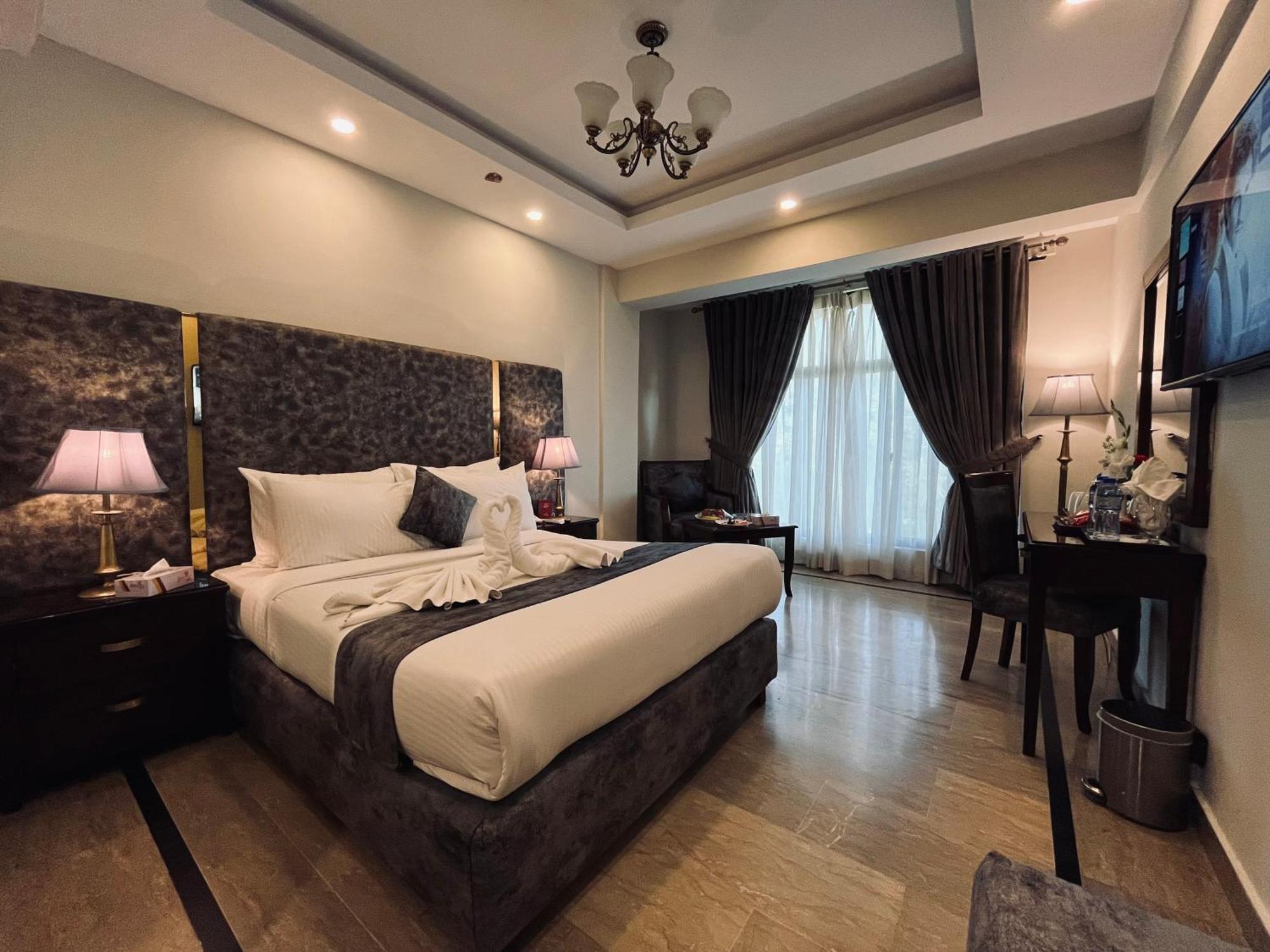 Envoy Continental Hotel Ісламабад Екстер'єр фото