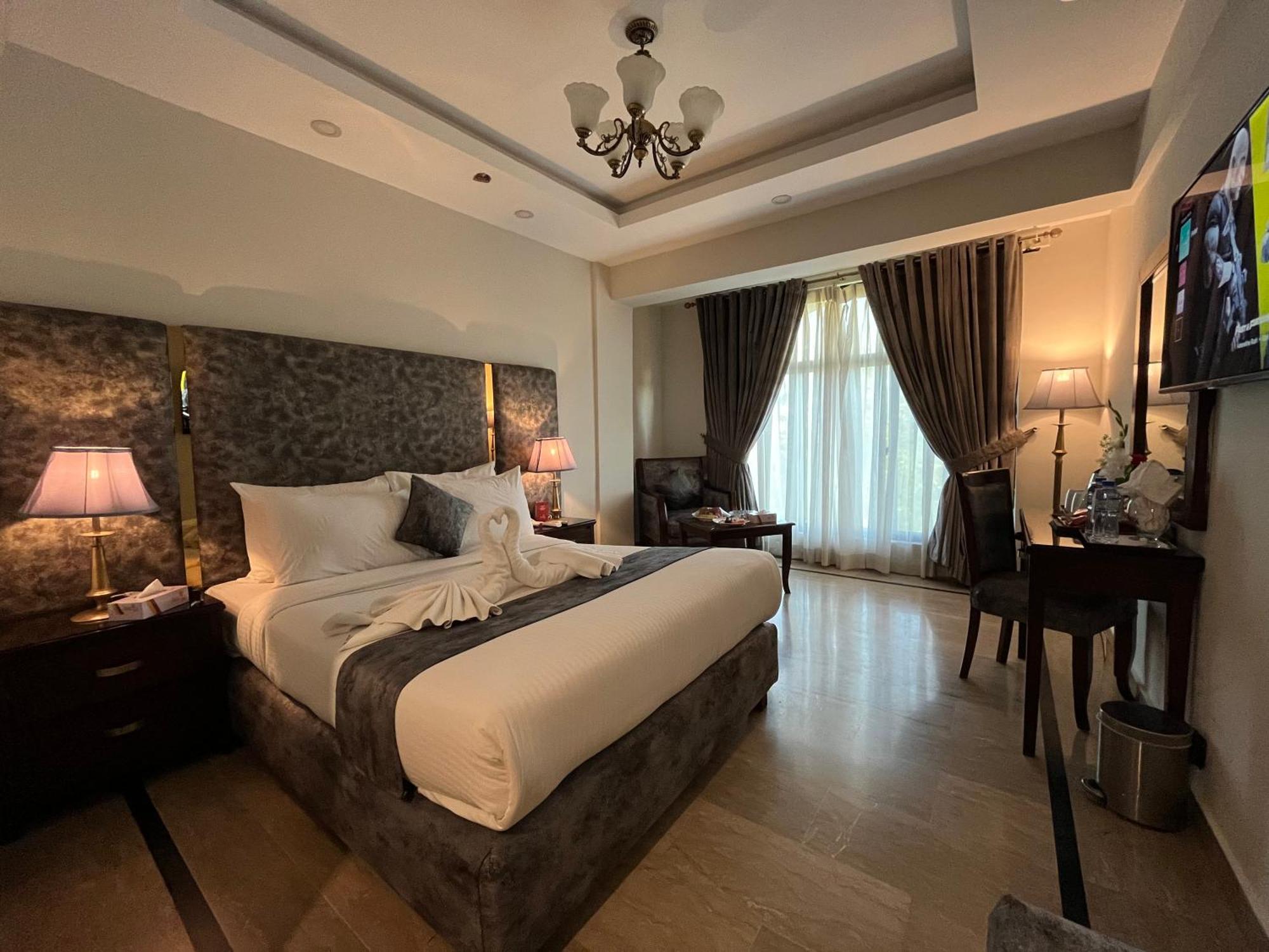 Envoy Continental Hotel Ісламабад Екстер'єр фото